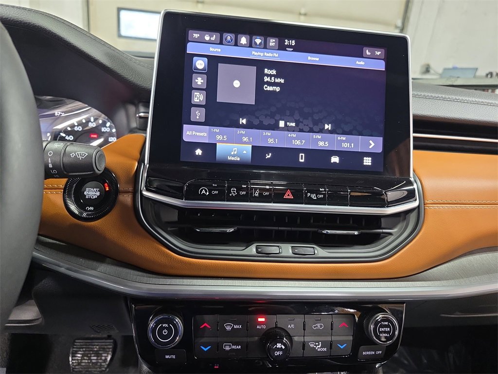 Used 2024 Jeep Compass Limited image 19