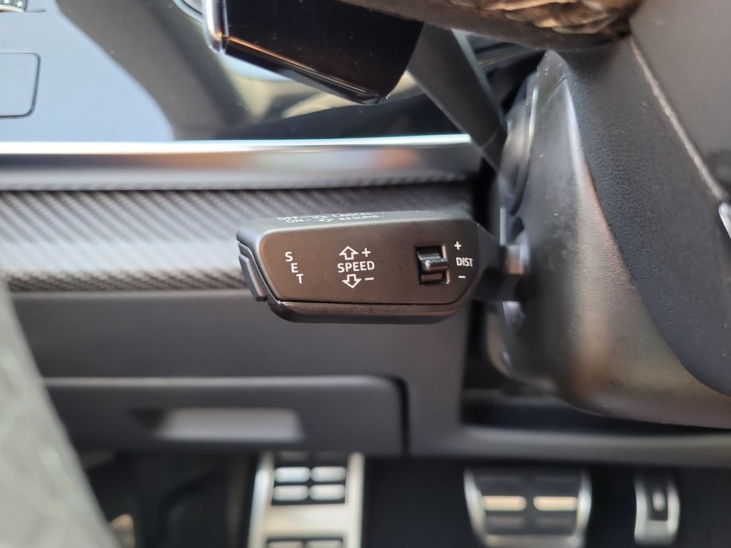 Used 2022 Audi RS Q8 AWD/4WD image 32