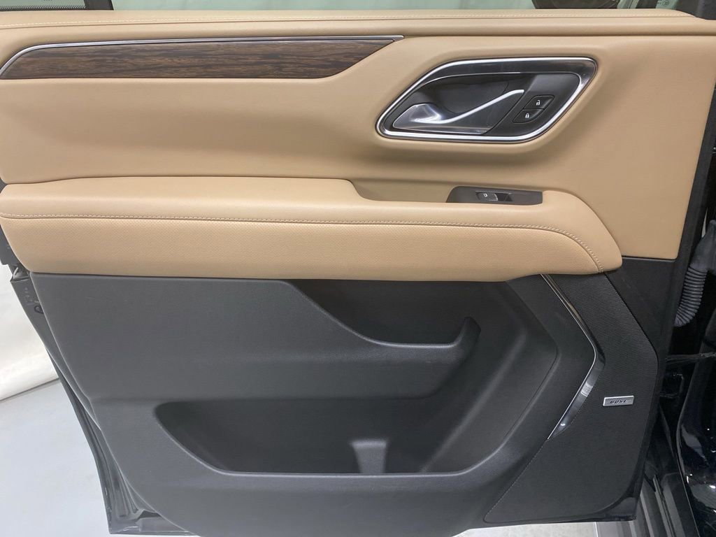 Used 2024 Chevrolet Suburban Premier image 12