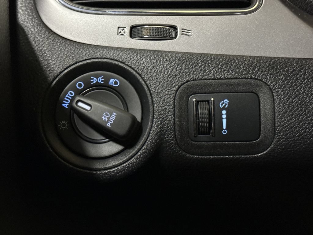 Used 2017 Dodge Journey Crossroad FWD image 18