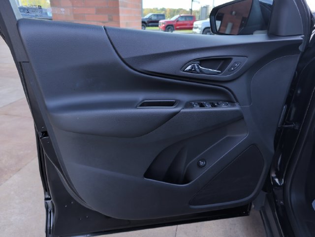 Used 2020 Chevrolet Equinox LT w/ Driver Convenience Package FWD image 13