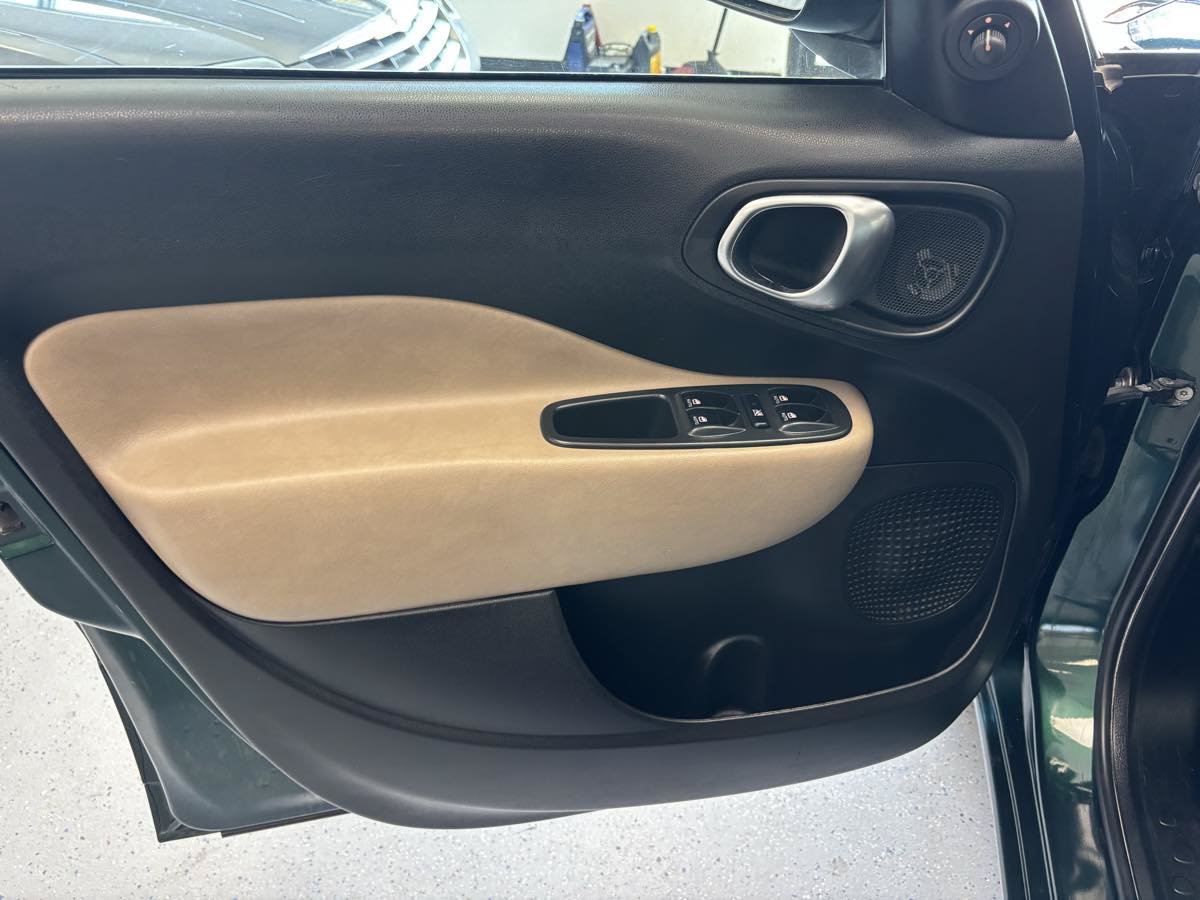 Used 2014 FIAT 500L Lounge FWD image 19