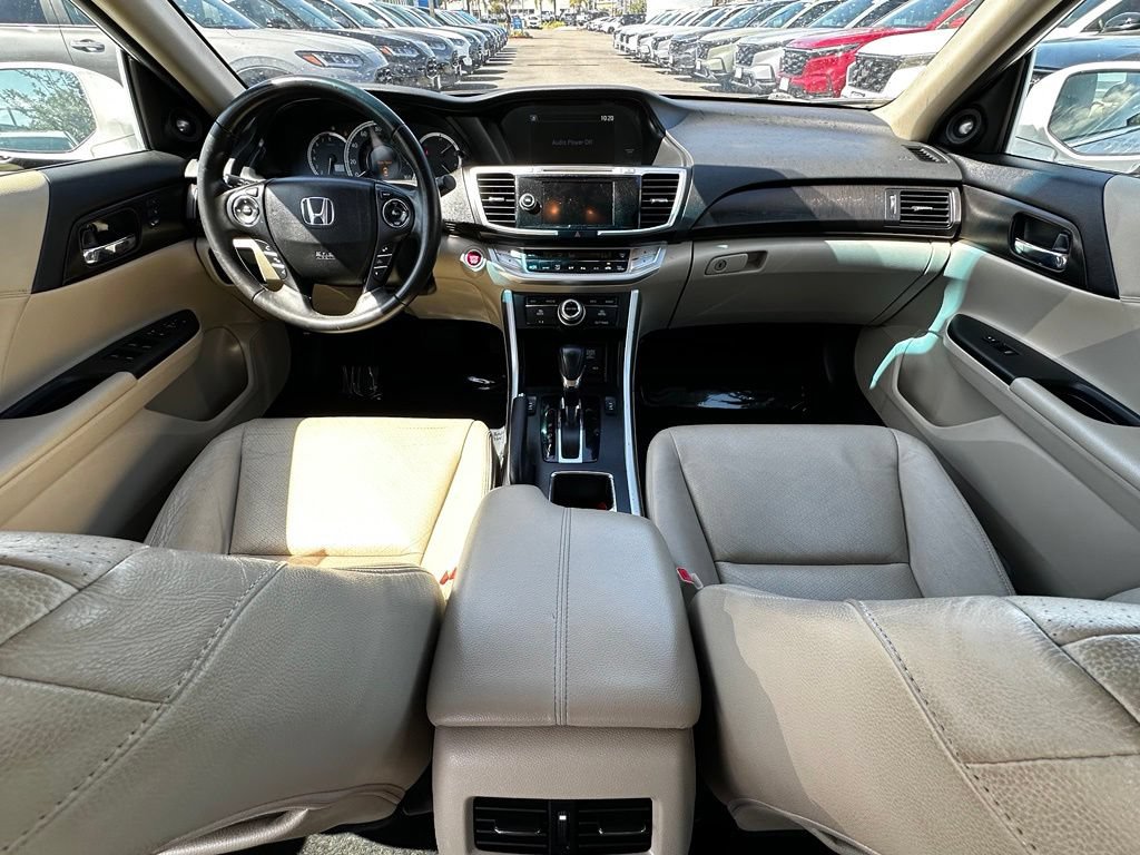 Used 2015 Honda Accord Touring image 15