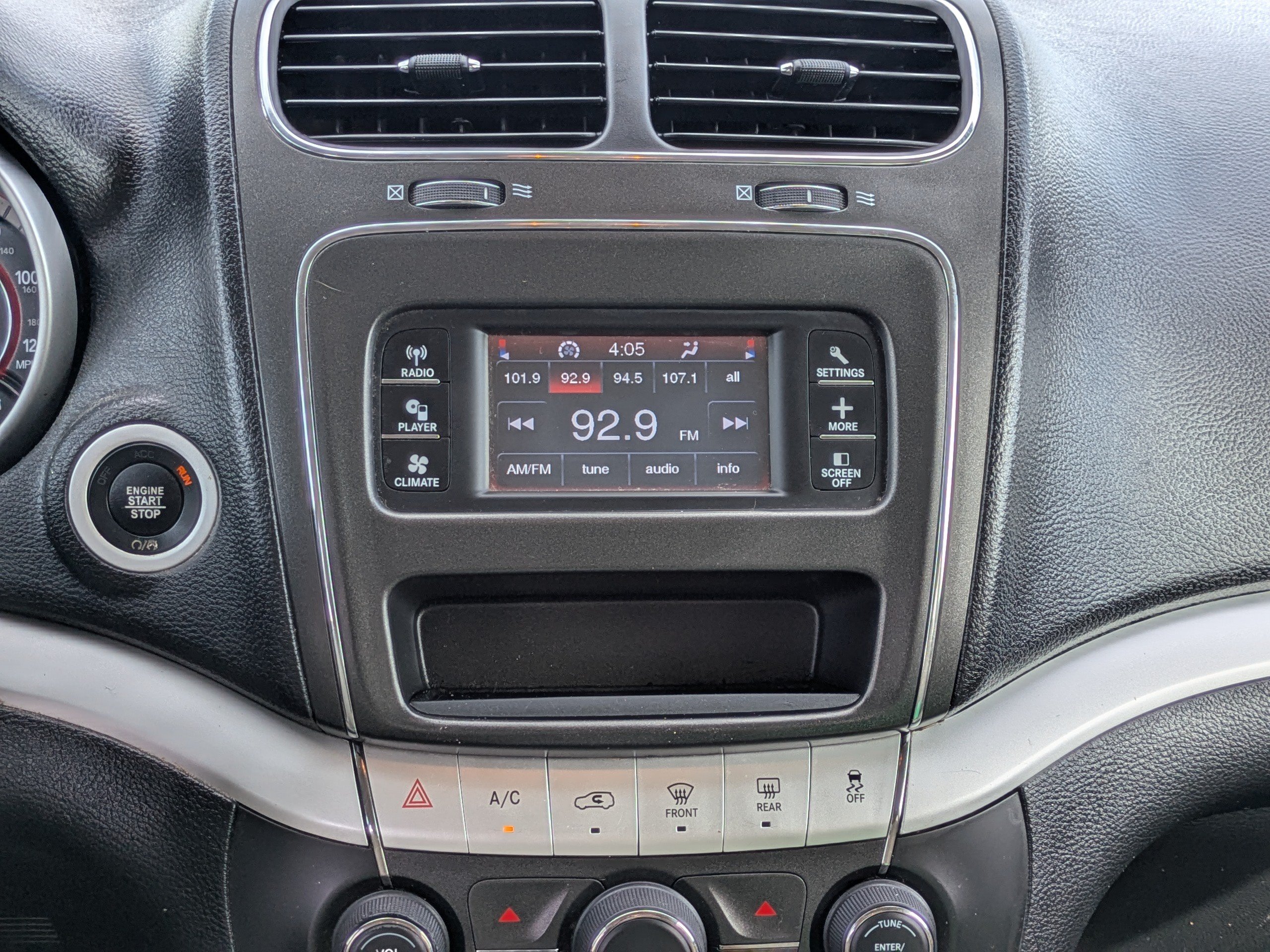 Used 2019 Dodge Journey SE FWD image 17