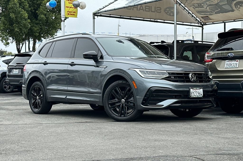 Used 2022 Volkswagen Tiguan SE R-Line FWD image 2