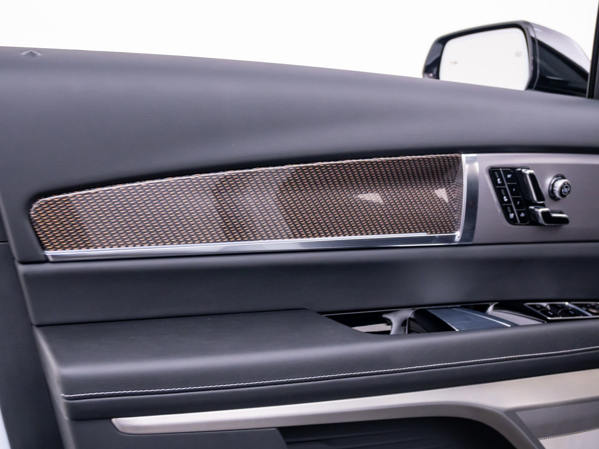 New 2026 Cadillac Vistiq Sport w/ LPO, Floor Liner Package AWD/4WD image 15