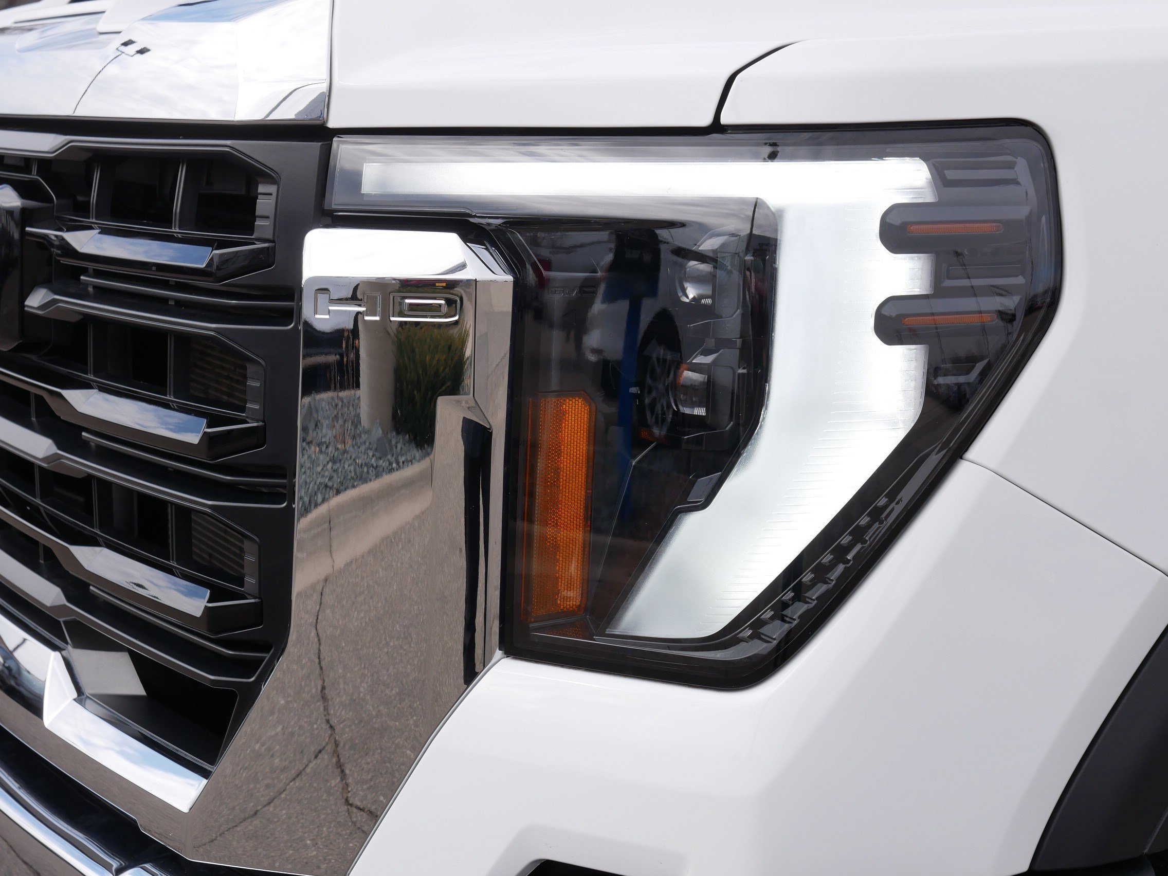 Used 2025 GMC Sierra 2500 Pro w/ Convenience Package image 16