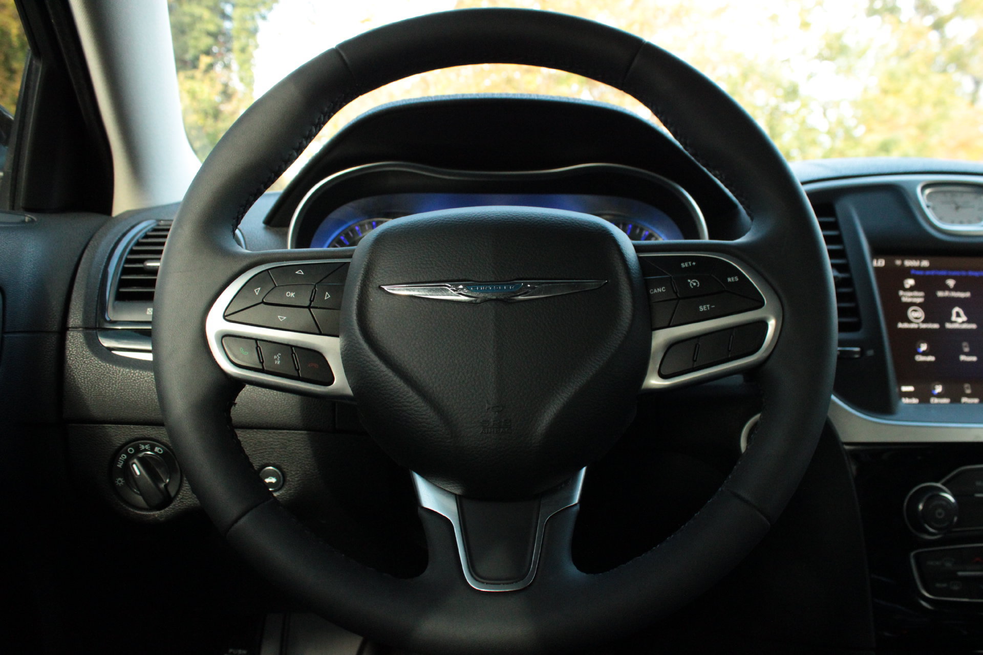 Used 2023 Chrysler 300 Touring w/ Sport Appearance Package RWD image 28