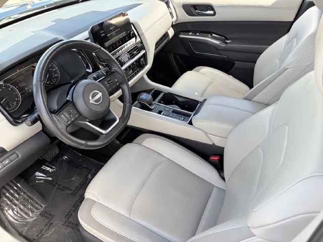 Used 2025 Nissan Pathfinder SL FWD image 19
