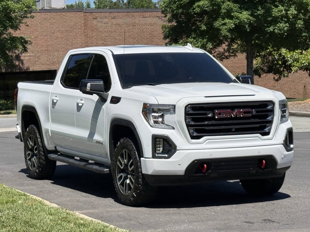 Used 2019 GMC Sierra 1500 AT4 w/ AT4 Premium Package AWD/4WD image 3