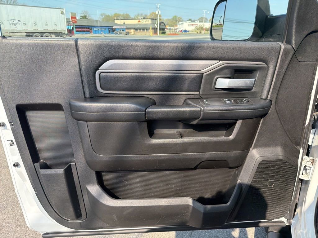 Used 2019 RAM 3500 Tradesman w/ Chrome Appearance Group image 27