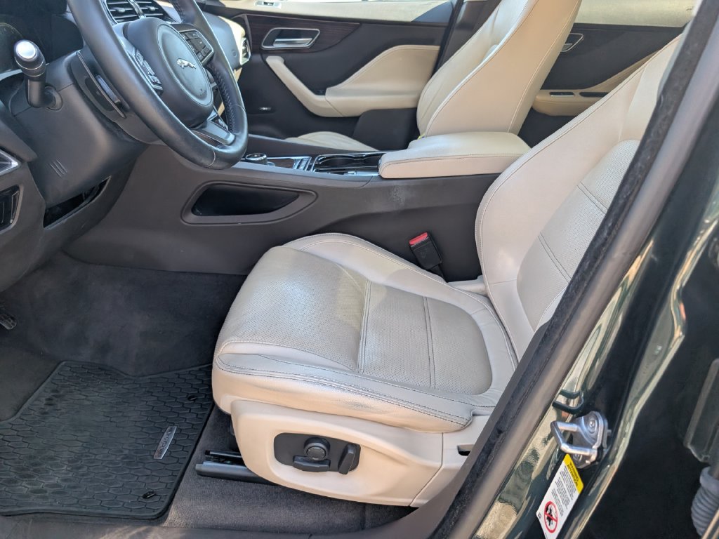 Used 2017 Jaguar F-PACE Prestige AWD/4WD image 10