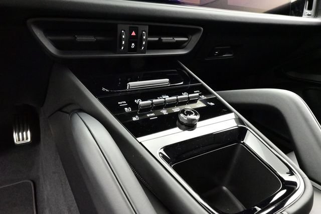New 2026 Porsche Cayenne Turbo GT AWD/4WD image 11