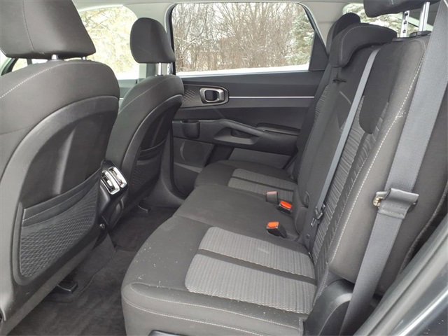 Used 2023 Kia Sorento LX image 10
