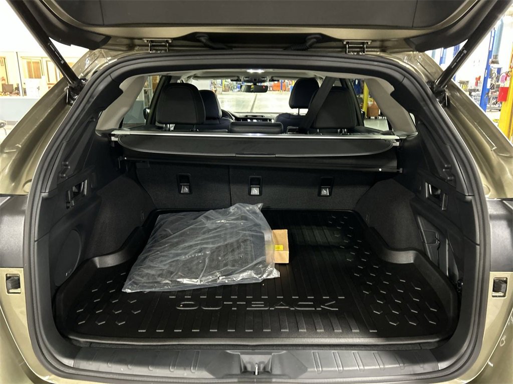 Certified 2025 Subaru Outback Limited image 27