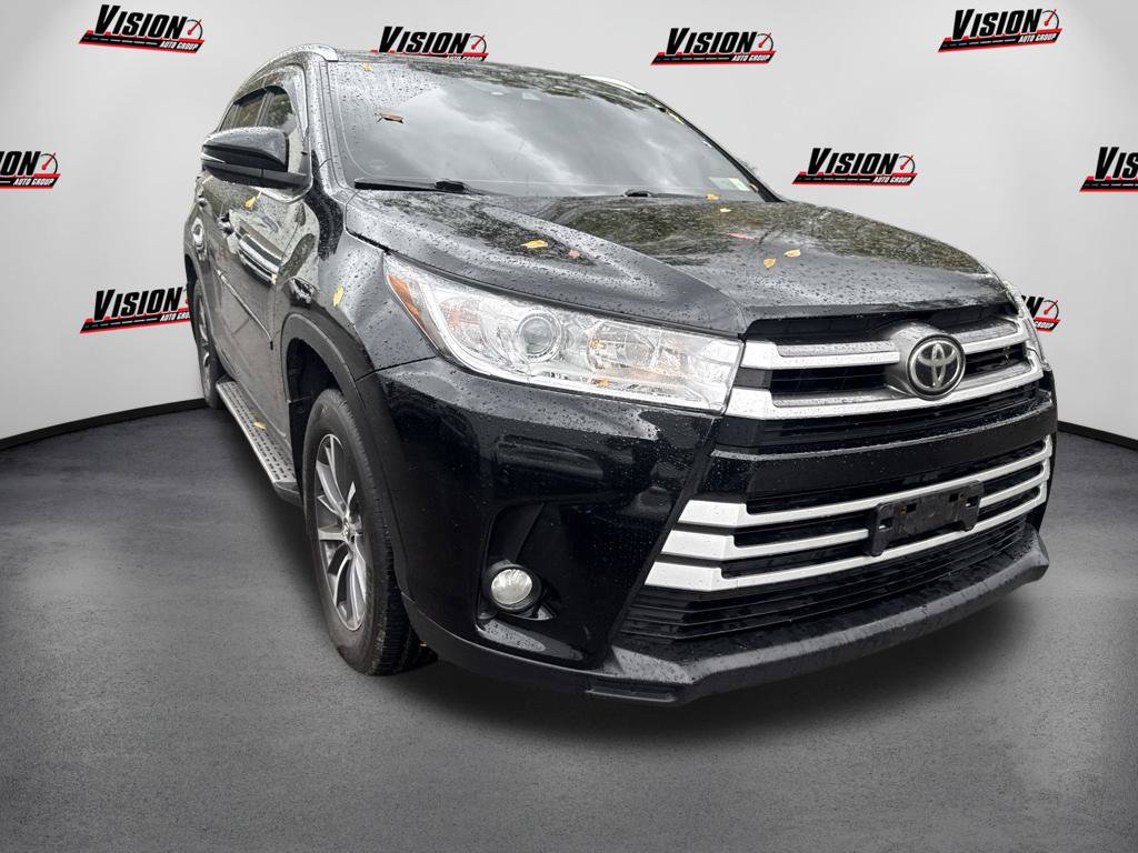 Used 2019 Toyota Highlander XLE AWD/4WD image 3
