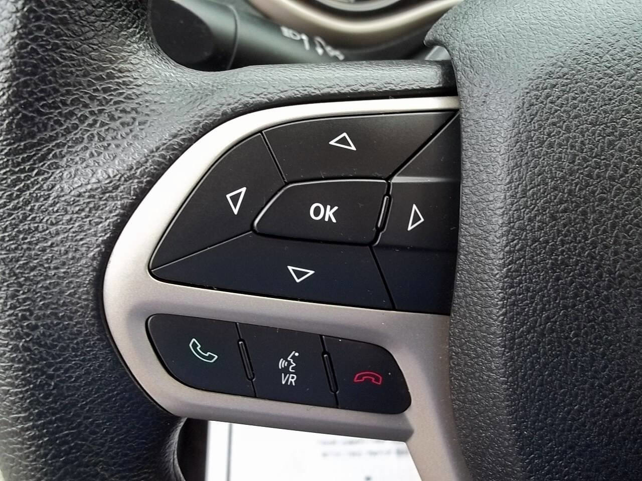 Used 2017 Jeep Cherokee Sport image 20