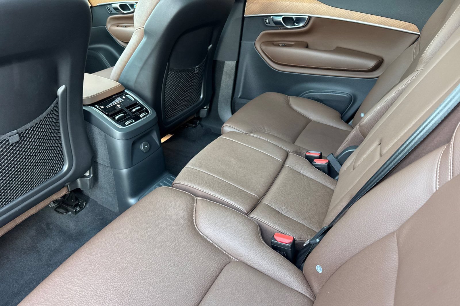Used 2024 Volvo XC90 T8 Plus w/ Protection Package AWD/4WD image 12