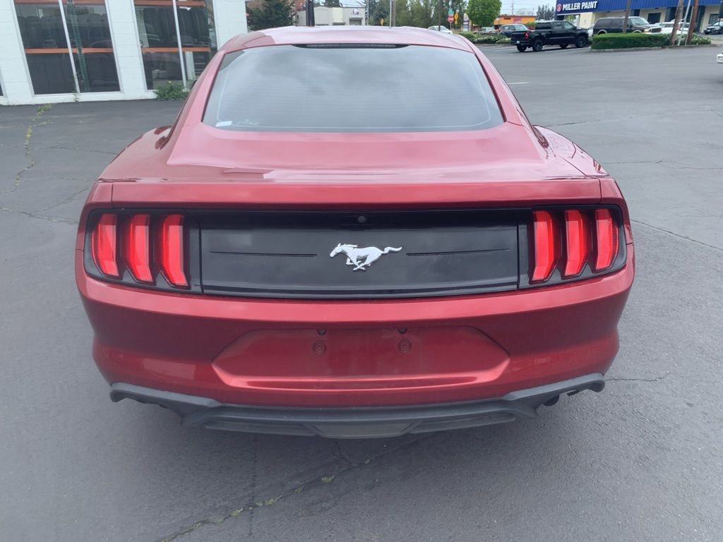 Used 2018 Ford Mustang Coupe RWD image 3