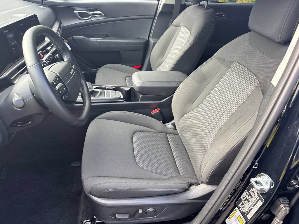 Used 2026 Kia Sportage LX w/ LX Convenience Package FWD image 9