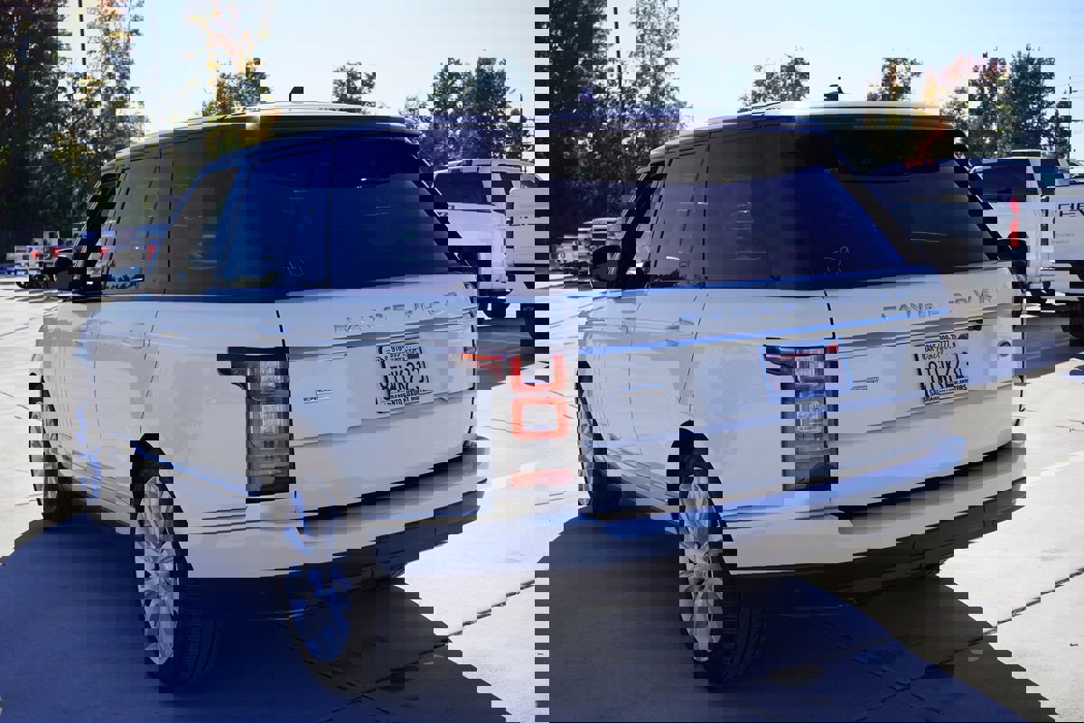 Used 2016 Land Rover Range Rover Supercharged image 12