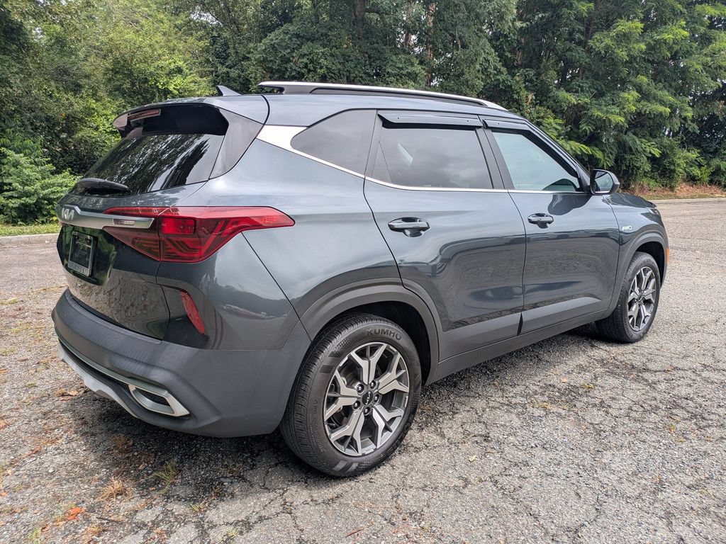 Used 2023 Kia Seltos EX AWD/4WD image 4