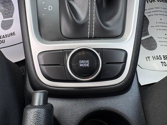 Used 2023 Hyundai Venue SEL FWD image 21