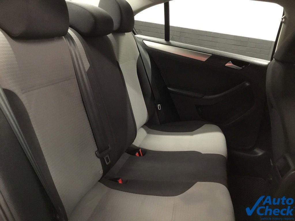 Used 2017 Volkswagen Jetta S w/ Jetta S Cold Weather Package image 31