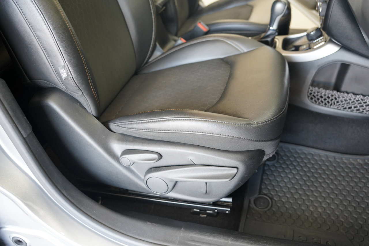 Used 2018 Jeep Compass Latitude w/ Safe & Security Group image 30