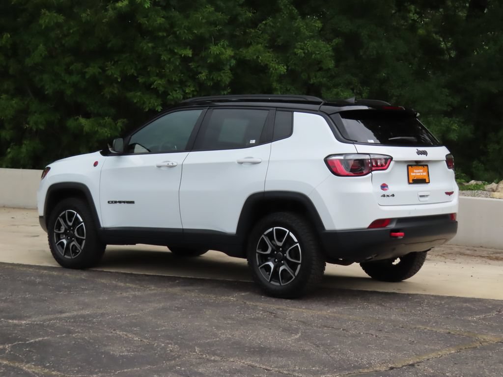 Certified 2025 Jeep Compass Trailhawk AWD/4WD image 23