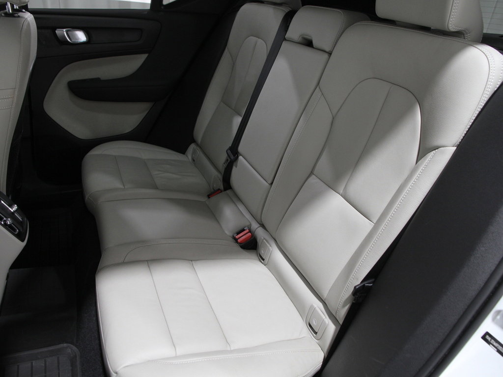 Used 2023 Volvo XC40 B5 Plus w/ Driver Assist Package image 18