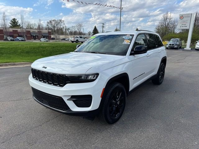 Certified 2024 Jeep Grand Cherokee Altitude image 8