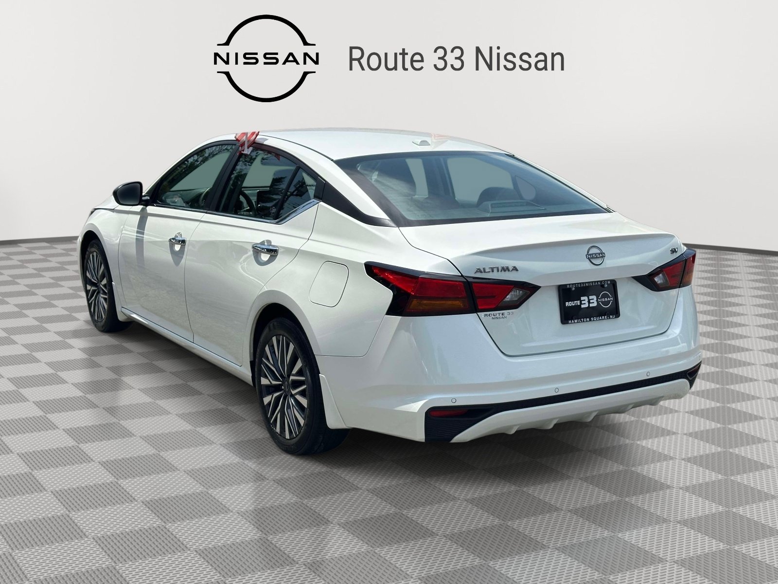 Used 2024 Nissan Altima 2.5 SV FWD image 3
