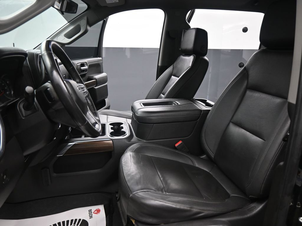 Used 2021 Chevrolet Silverado 1500 LT Trail Boss w/ Convenience Package II image 2