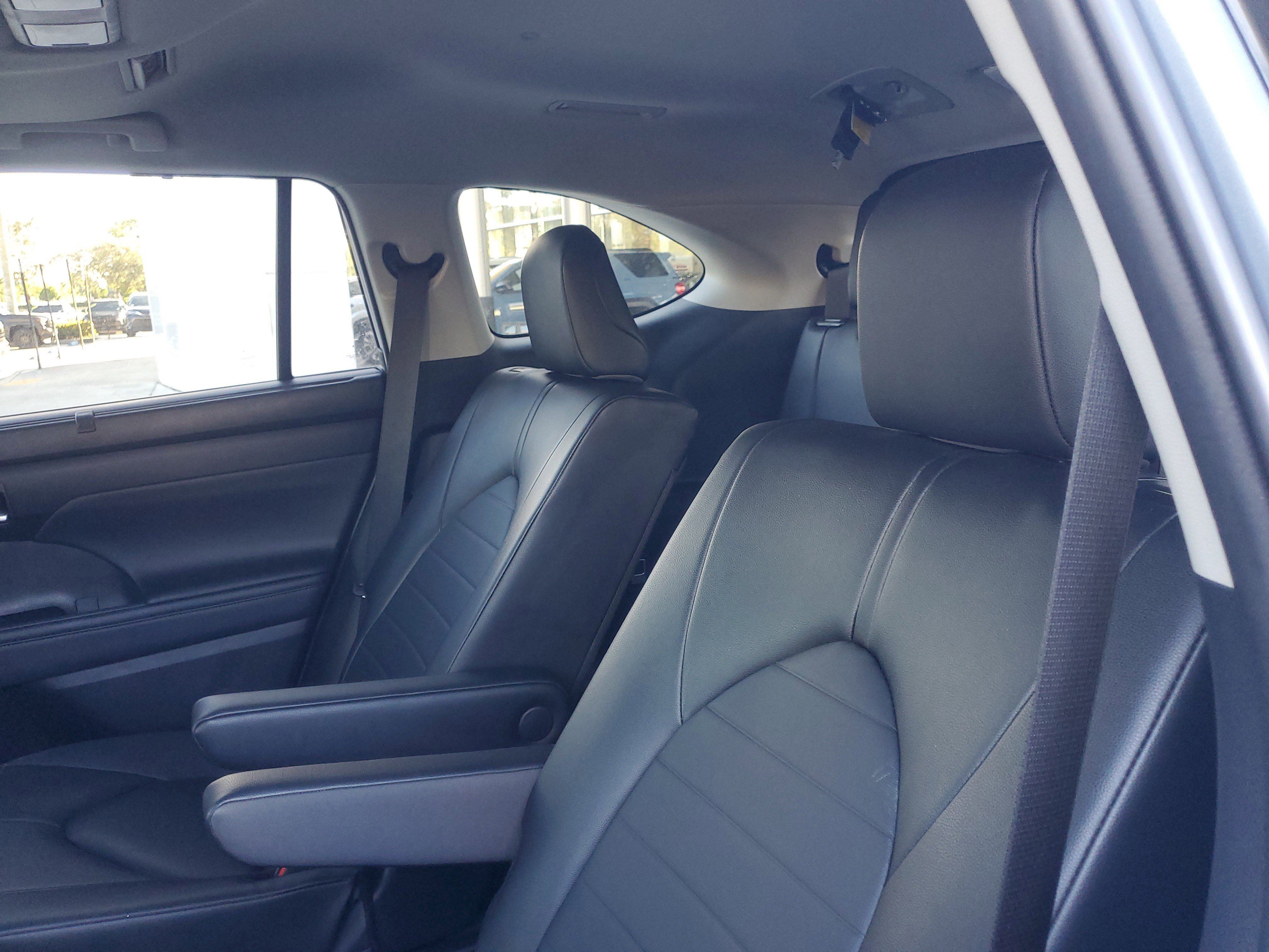 Used 2024 Toyota Highlander XLE image 11