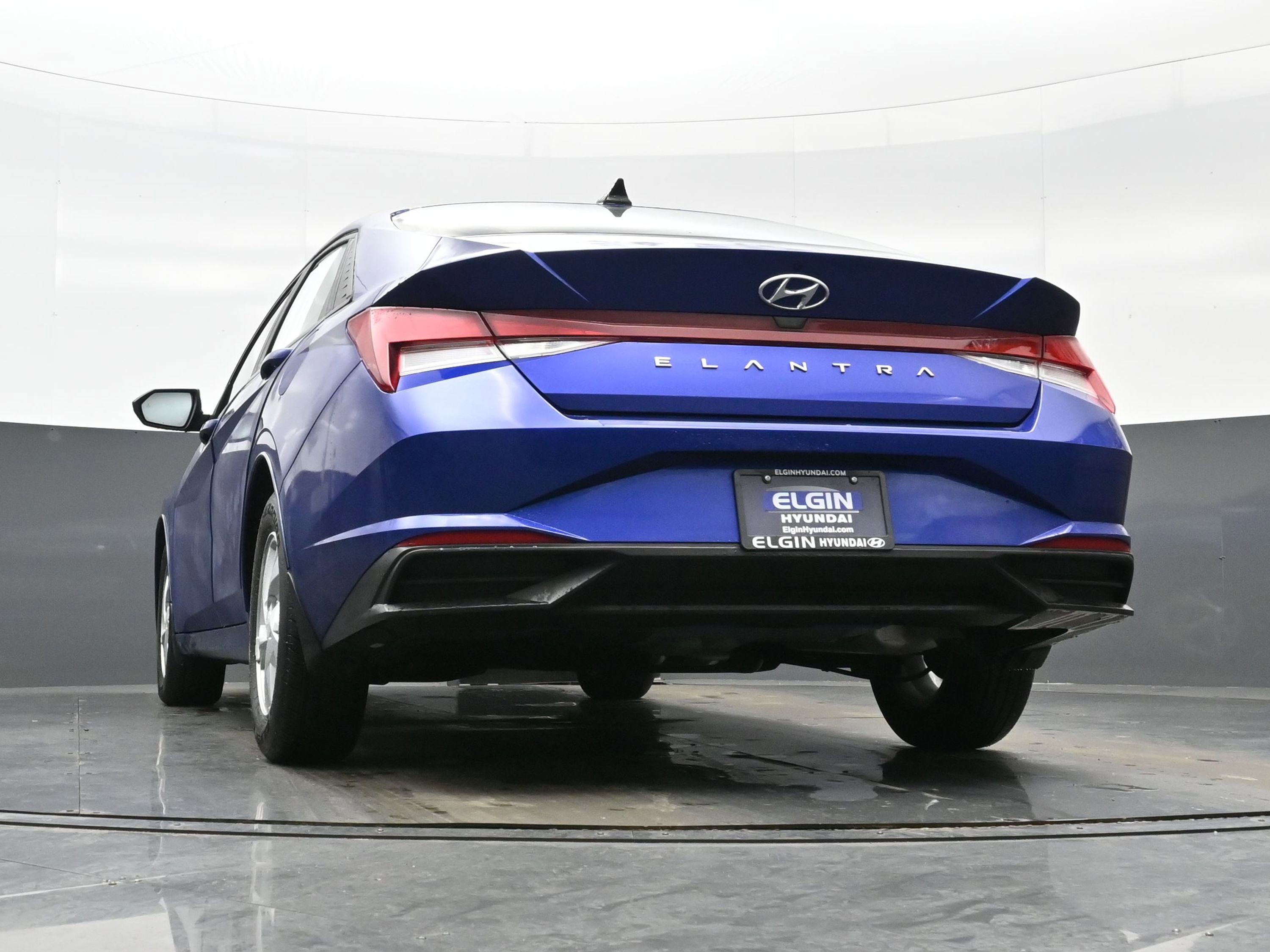 Used 2023 Hyundai Elantra SE image 27