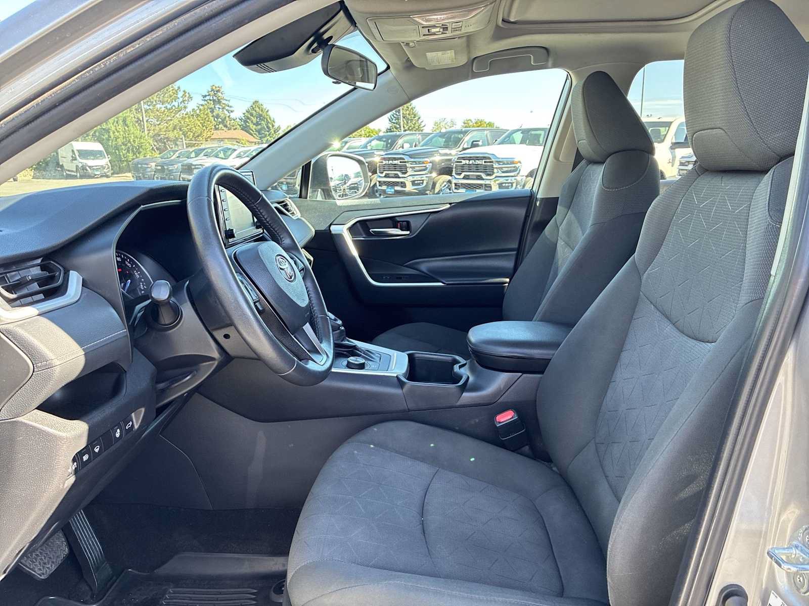 Used 2022 Toyota RAV4 XLE w/ Convenience Package AWD/4WD image 13