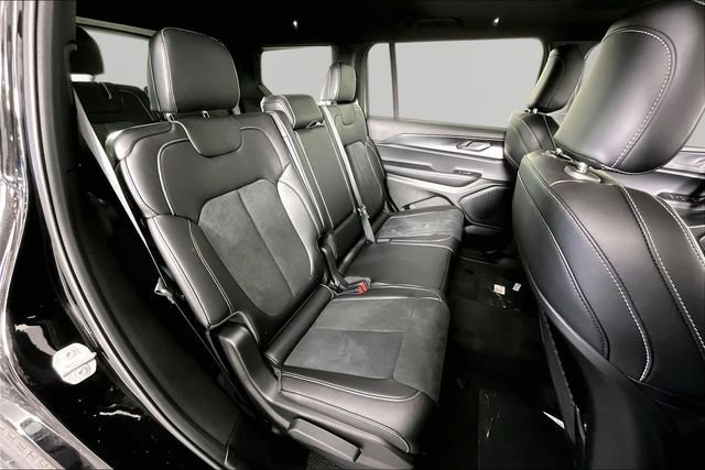 New 2025 Jeep Grand Cherokee L Altitude AWD/4WD image 10