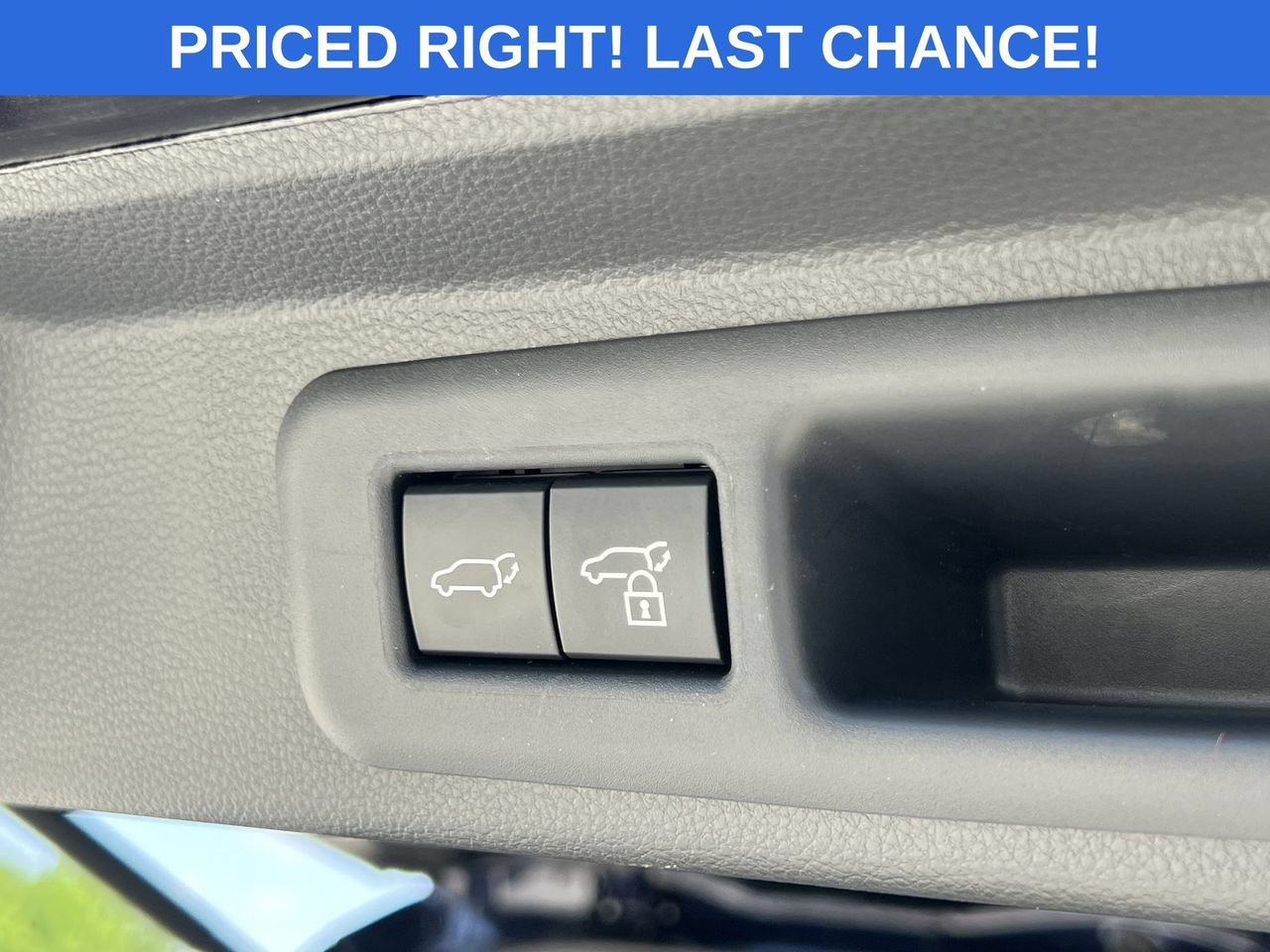 Used 2025 Toyota Sequoia Platinum AWD/4WD image 32