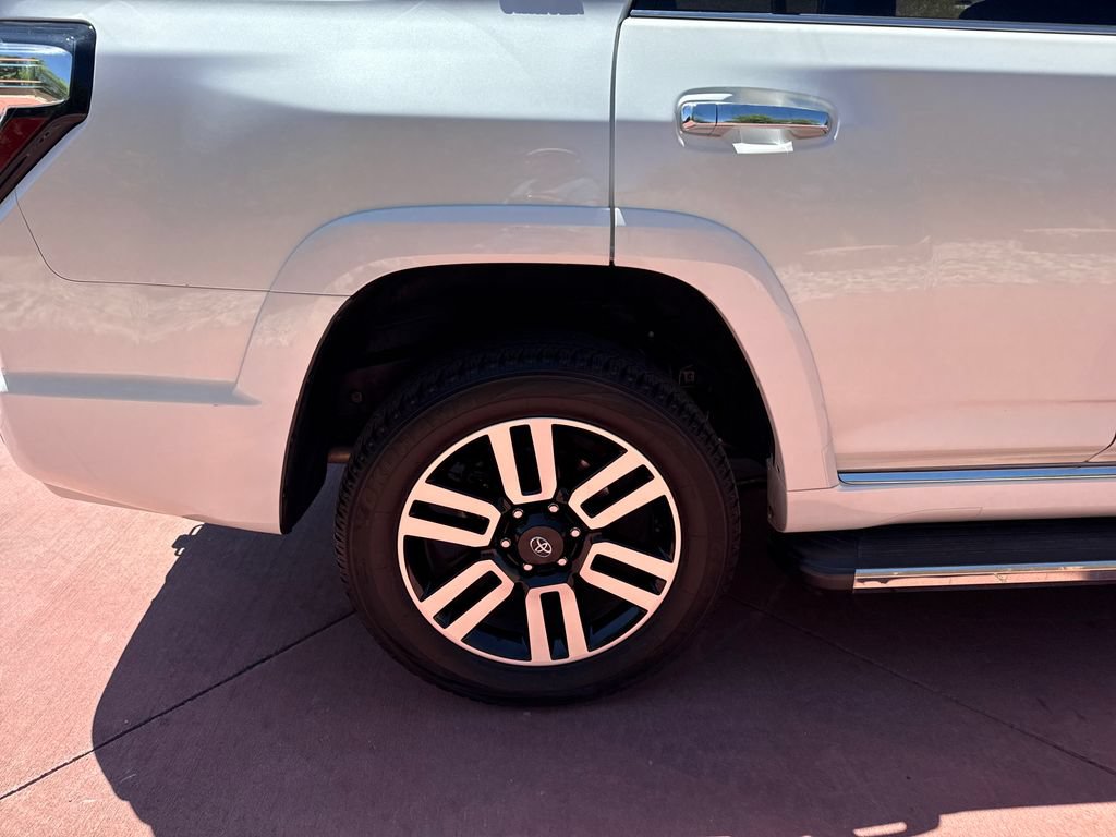 Used 2024 Toyota 4Runner Limited AWD/4WD image 33