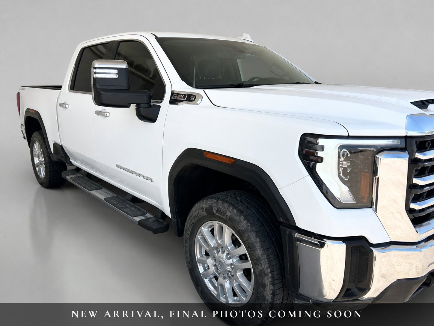 Used 2024 GMC Sierra 2500 SLT w/ SLT Premium Package AWD/4WD image 4