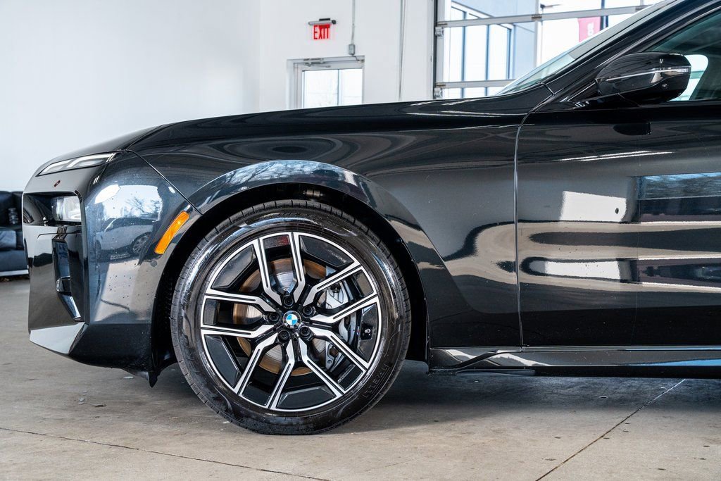 Used 2023 BMW 740i 740i w/ Parking Assistance Package image 9
