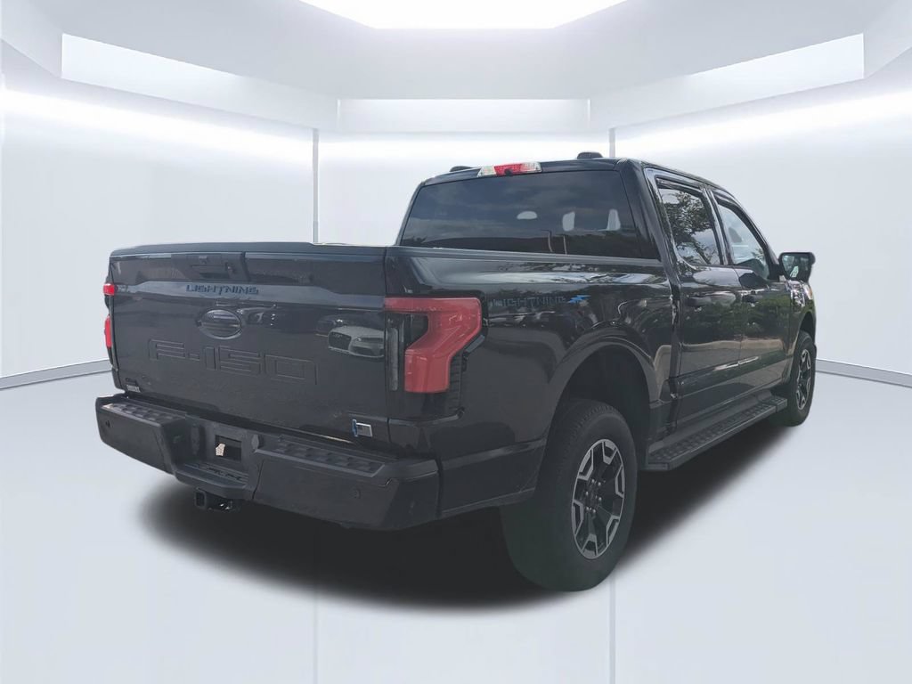 Used 2023 Ford F150 Lightning XLT AWD/4WD image 4