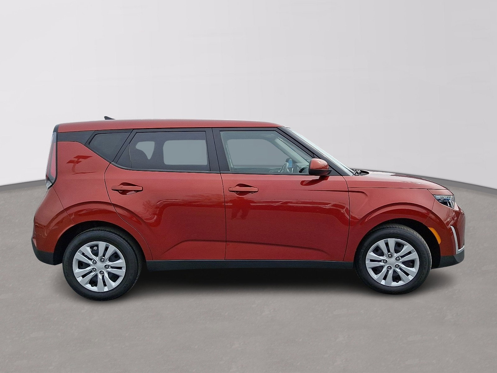 Used 2023 Kia Soul LX image 4