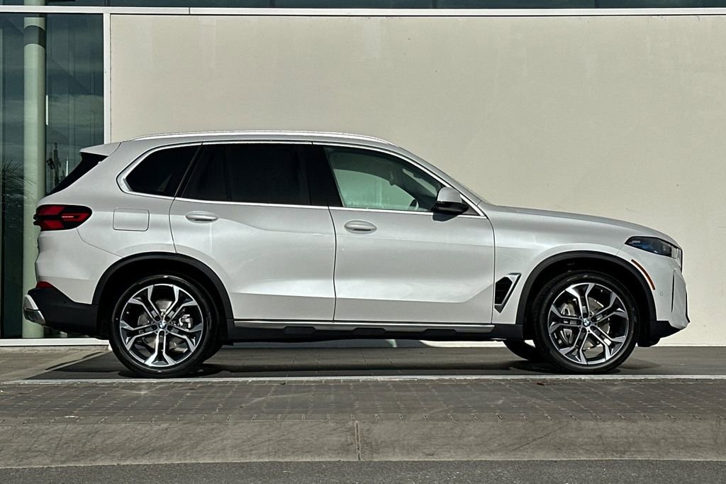 New 2026 BMW X5 xDrive40i image 2