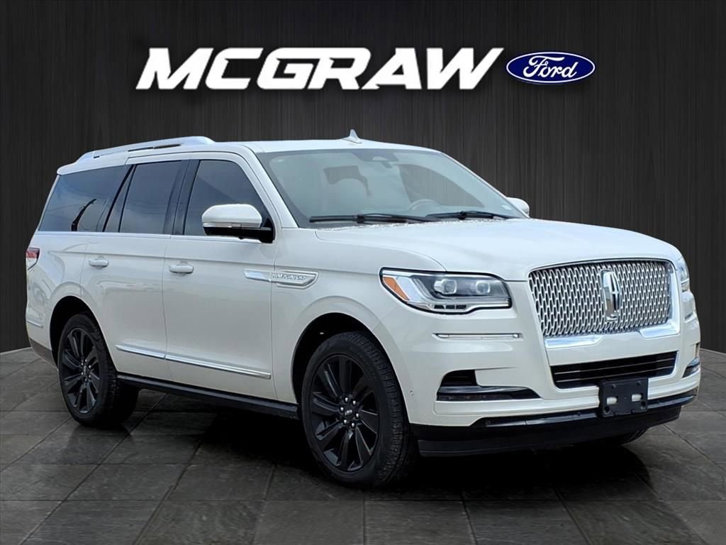 Used 2024 Lincoln Navigator Reserve image 5