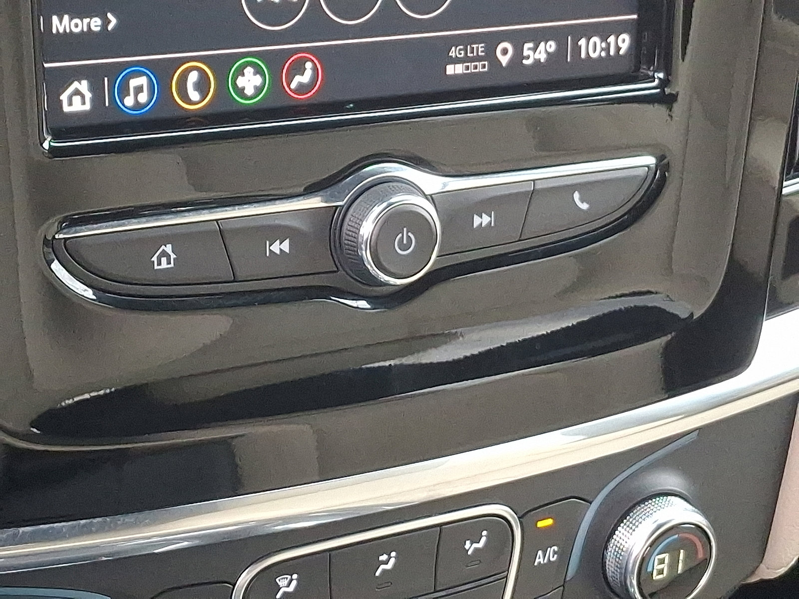 Used 2024 Chevrolet Traverse LS w/ Safety Package image 17