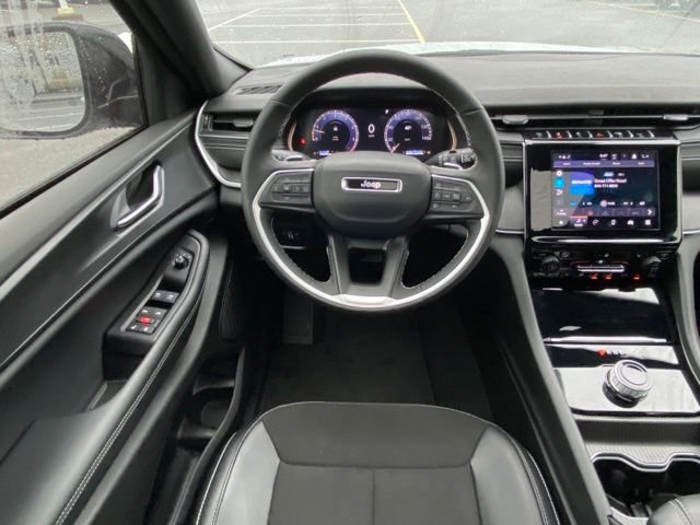Used 2024 Jeep Grand Cherokee L Altitude image 28