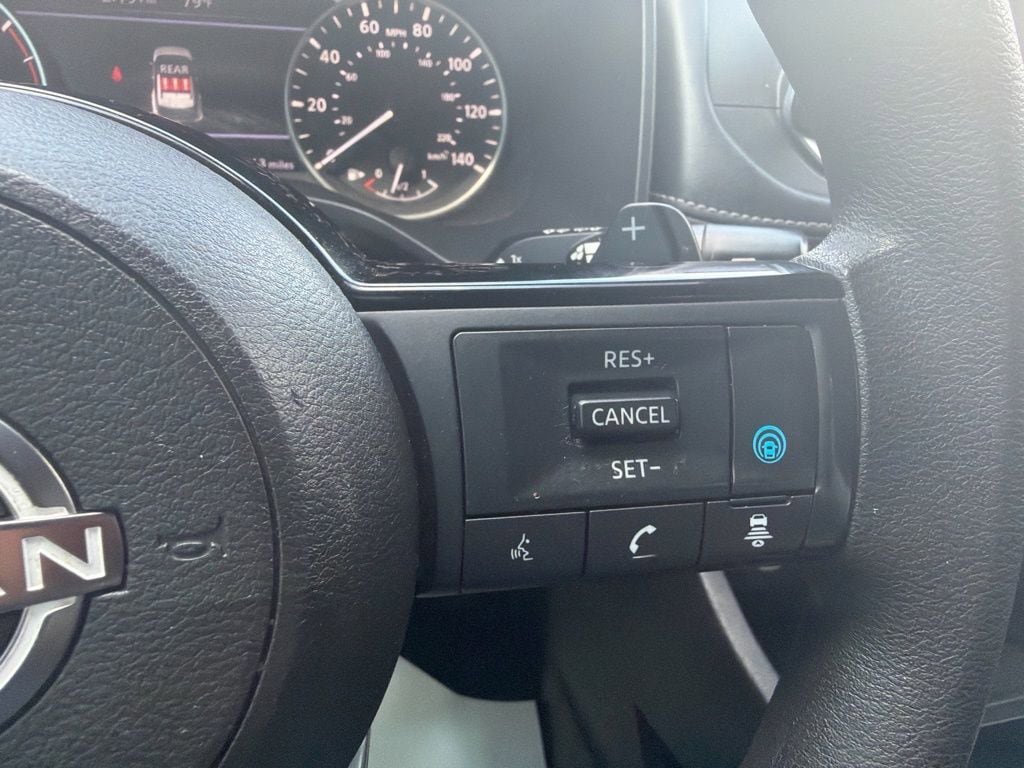 Used 2023 Nissan Rogue SV AWD/4WD image 23