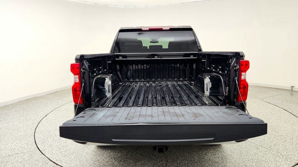Used 2022 Chevrolet Silverado 1500 LT AWD/4WD image 19